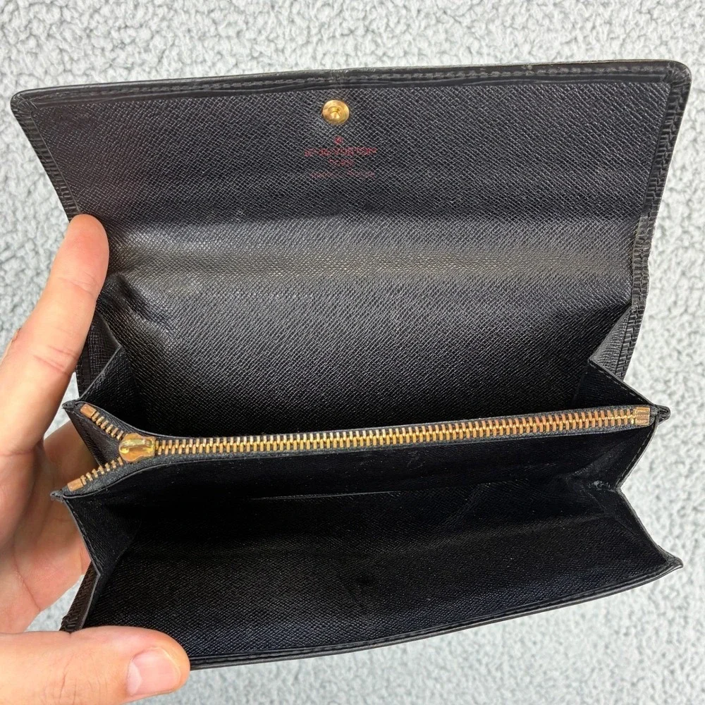 Louis Vuitton Men's OS Black Epi Bi-Fold Wallet Vintage Luxury Designer Classic